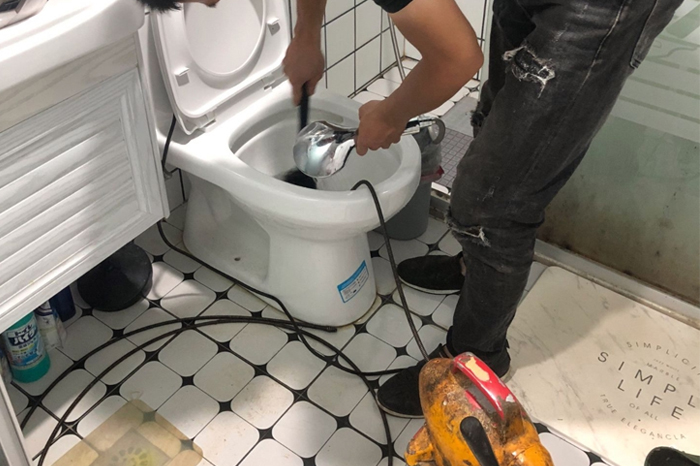 解放疏通下水道